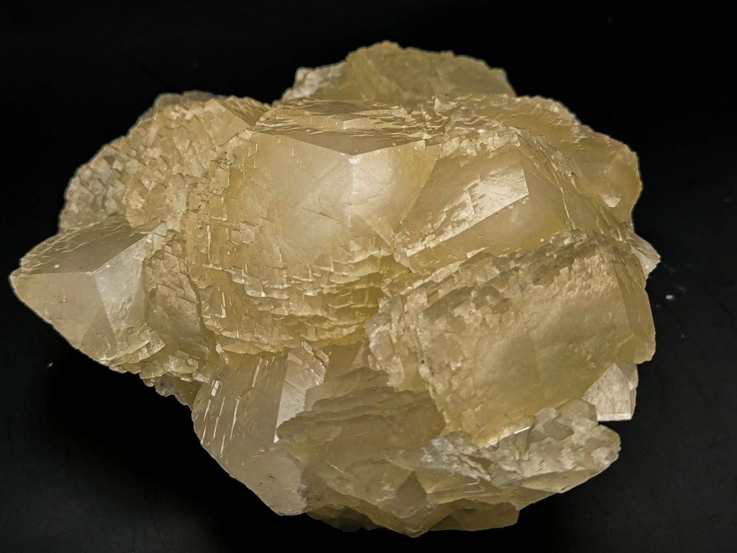 Calcite cluster from Bulgaria, Madan (005)