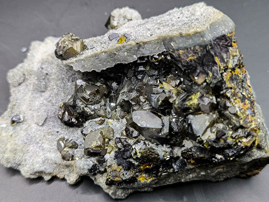 Cleiophane (Sphalerite) from Bulgaria, Madan (011)