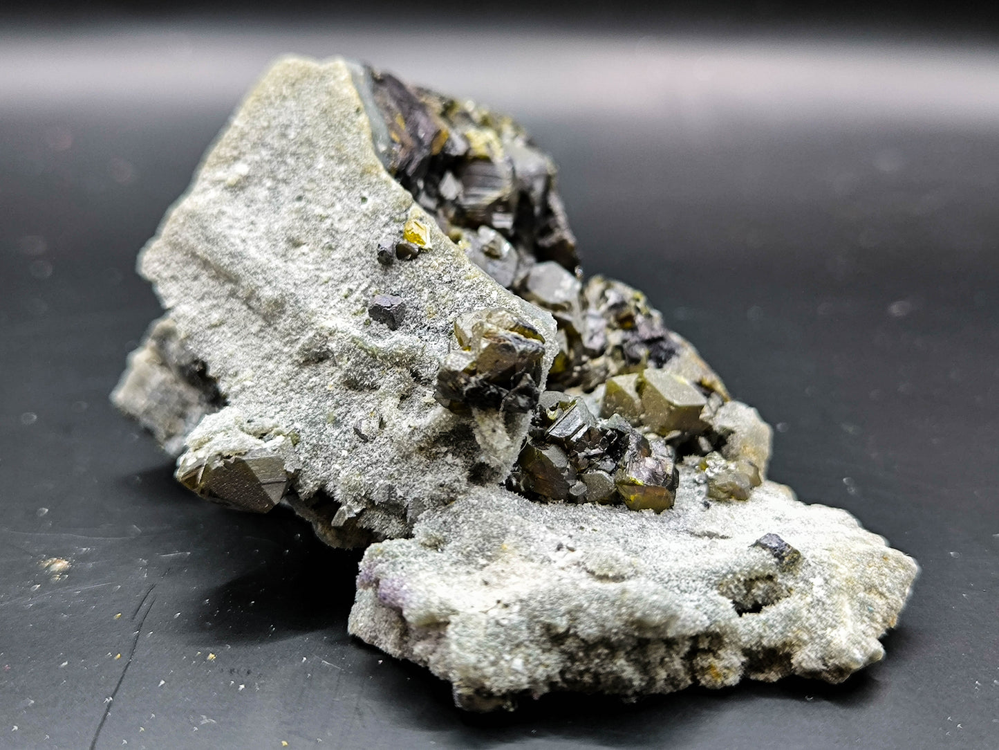 Cleiophane (Sphalerite) from Bulgaria, Madan (011)