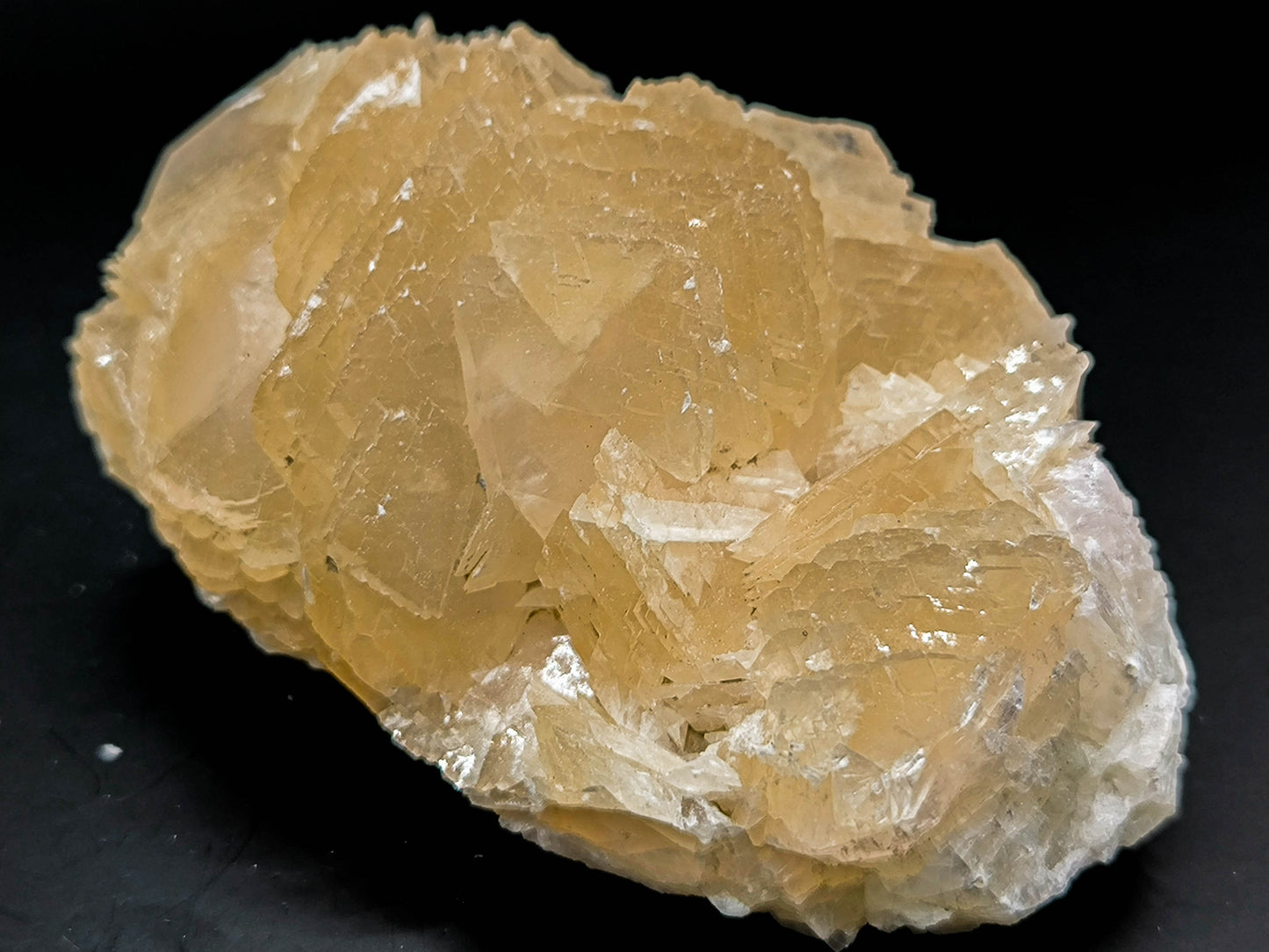 Calcite cluster from Bulgaria, Madan (011)