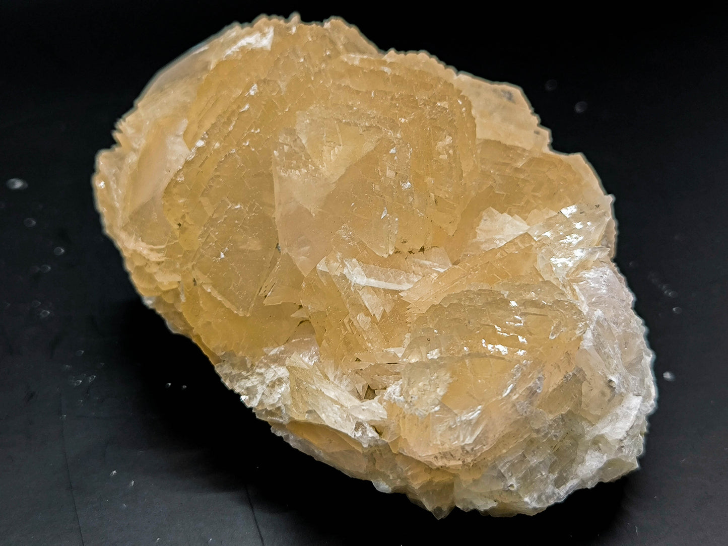 Calcite cluster from Bulgaria, Madan (011)