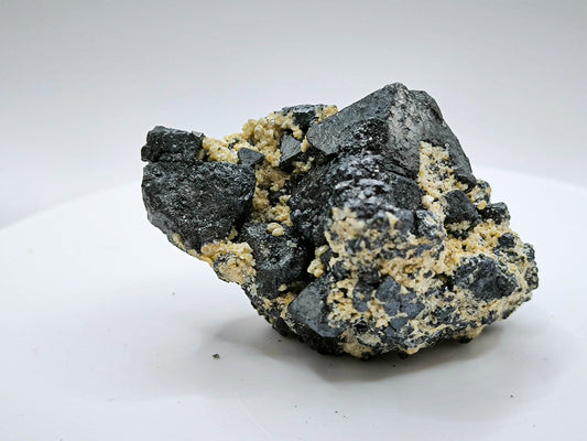 Magnetite crystals growth, Kovdor, Russia (140)