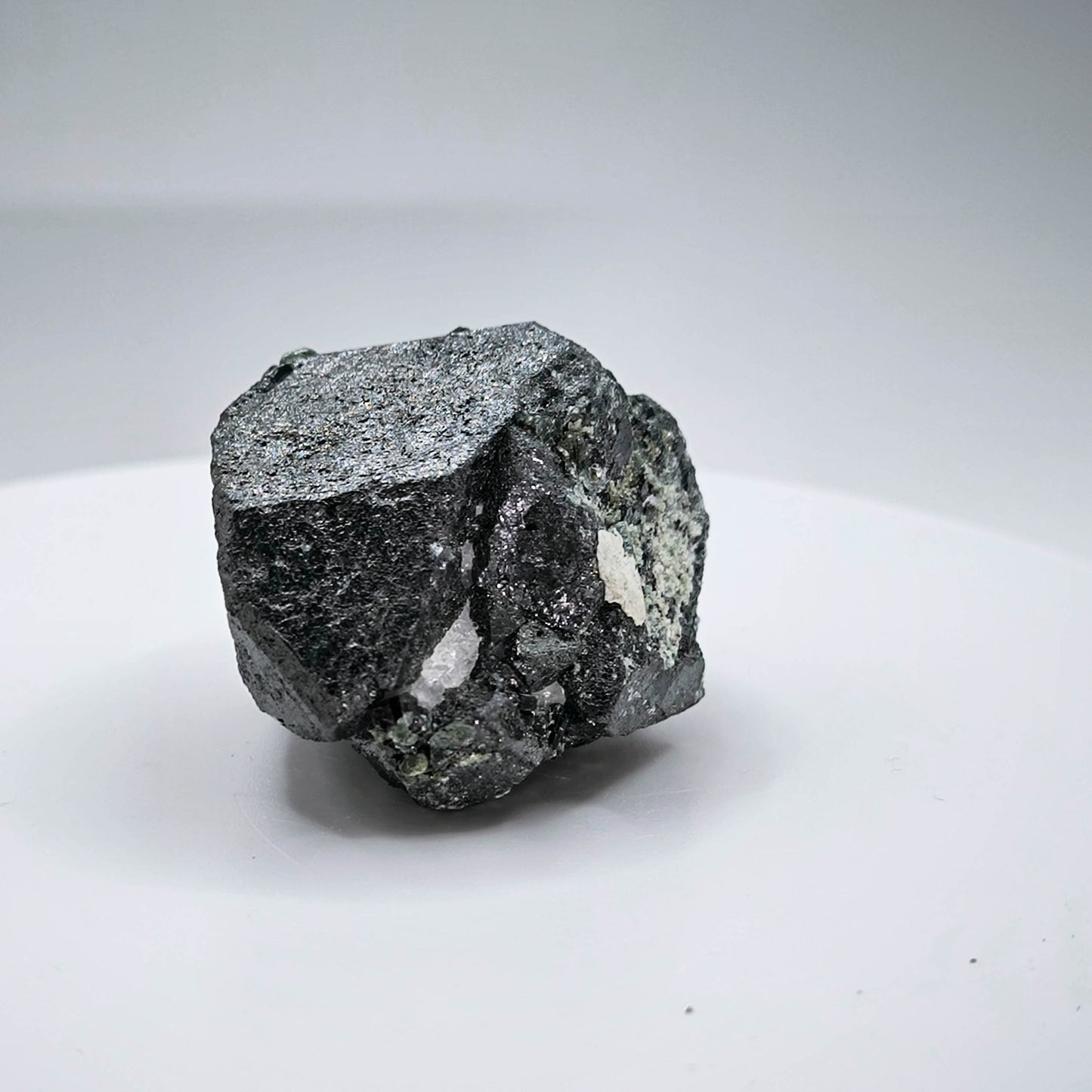 Magnetite crystal, Kovdor, Russia (141)