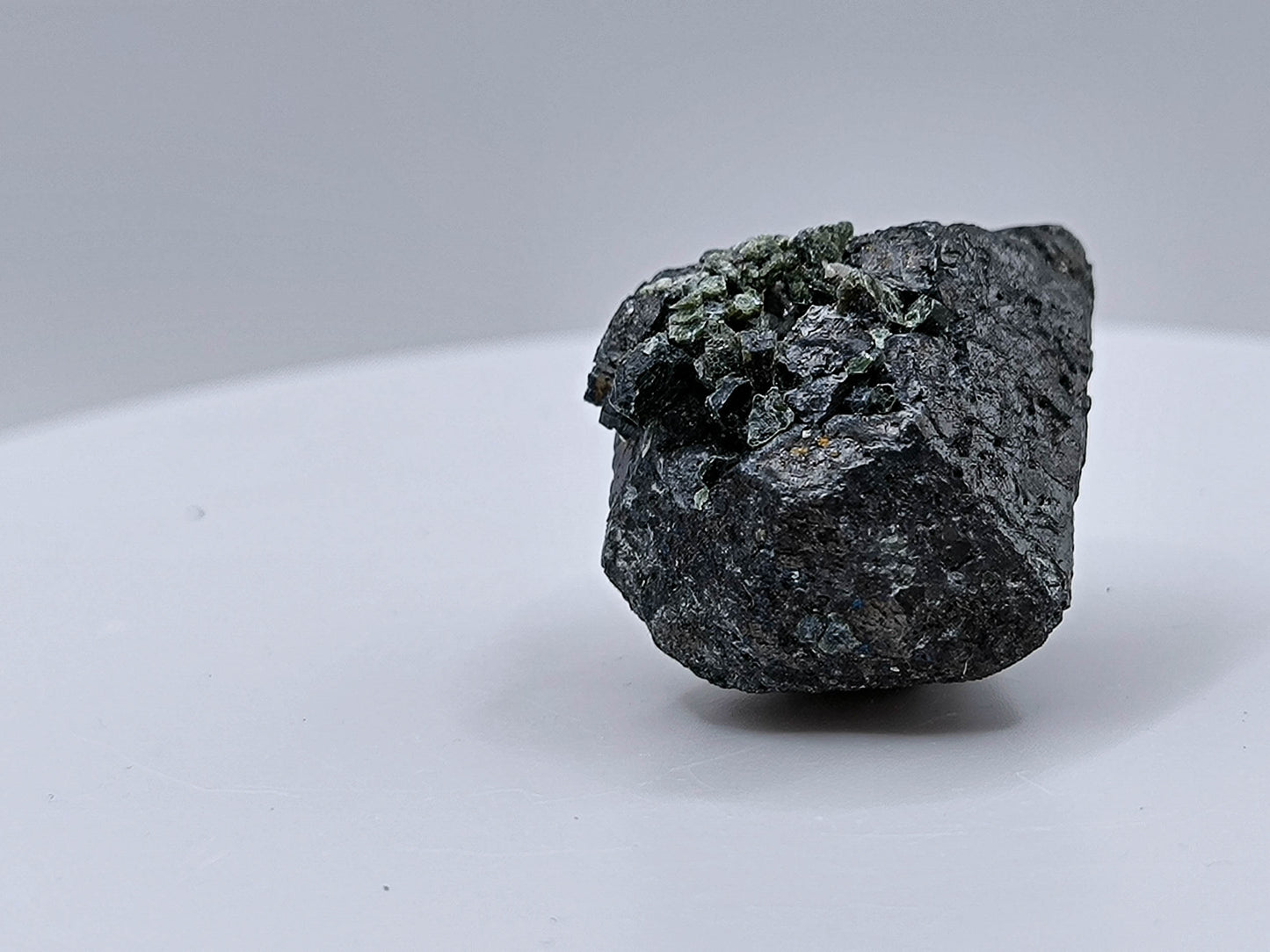 Magnetite crystal, Kovdor, Russia (179)