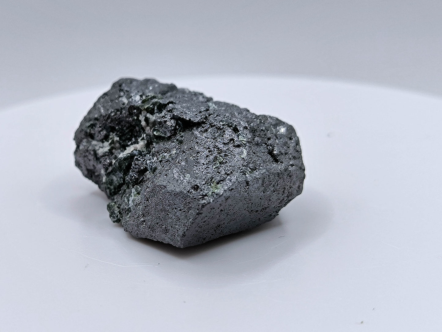 Magnetite crystal, Kovdor, Russia (181)