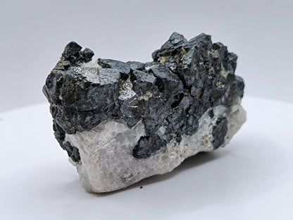 Magnetite crystal growth, Kovdor, Russia (182)