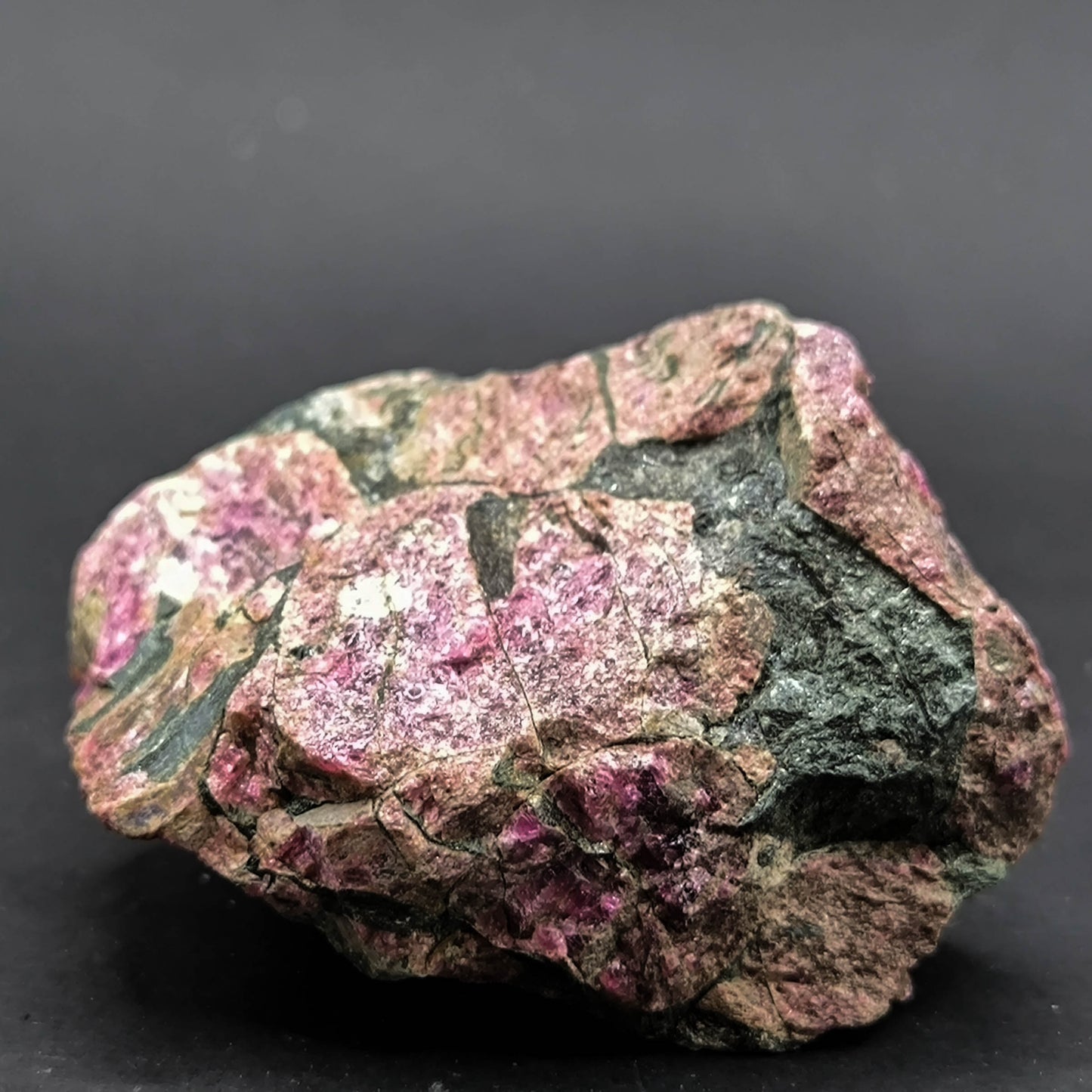 Eudialite specimen rare mineral (153)