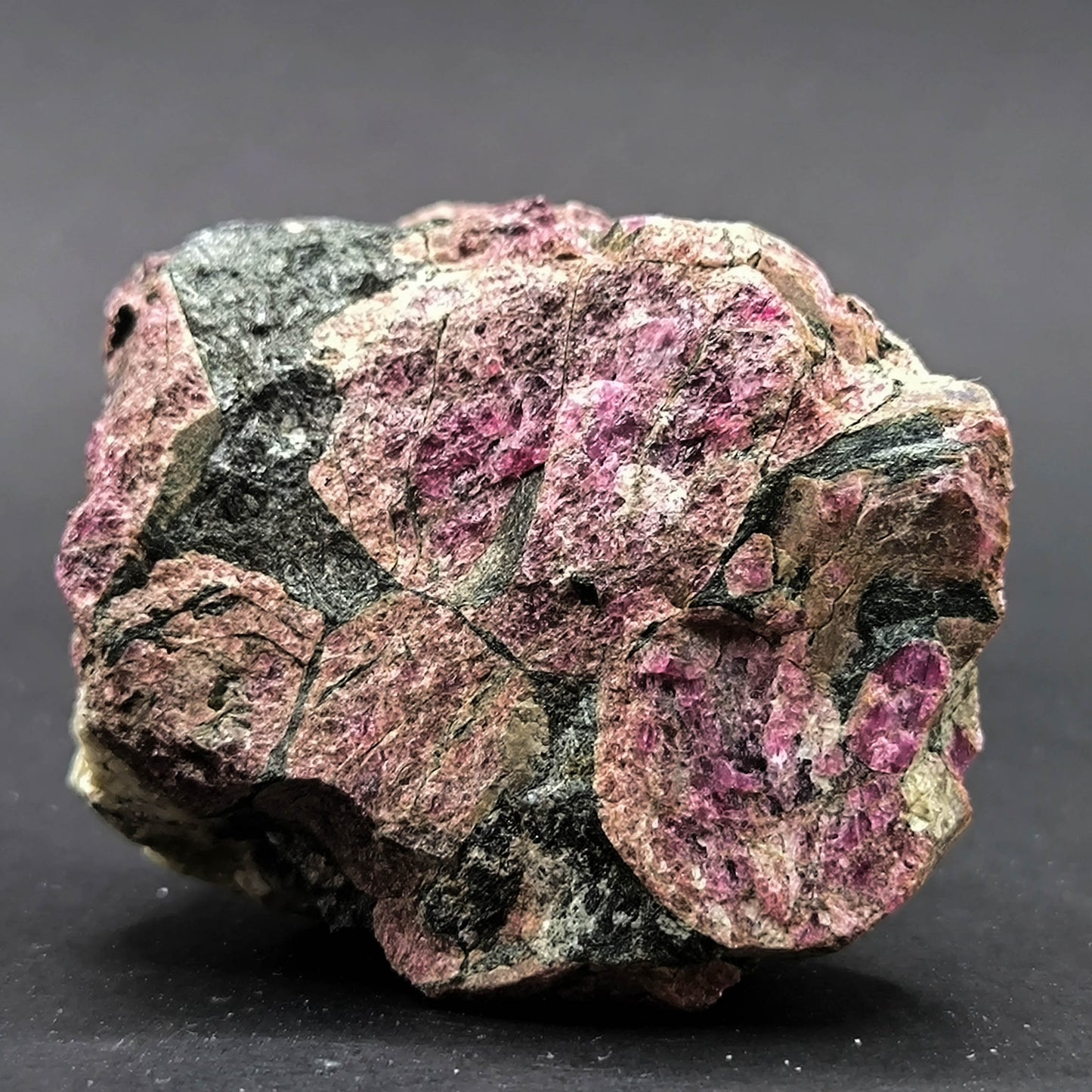 Eudialite specimen rare mineral (153)