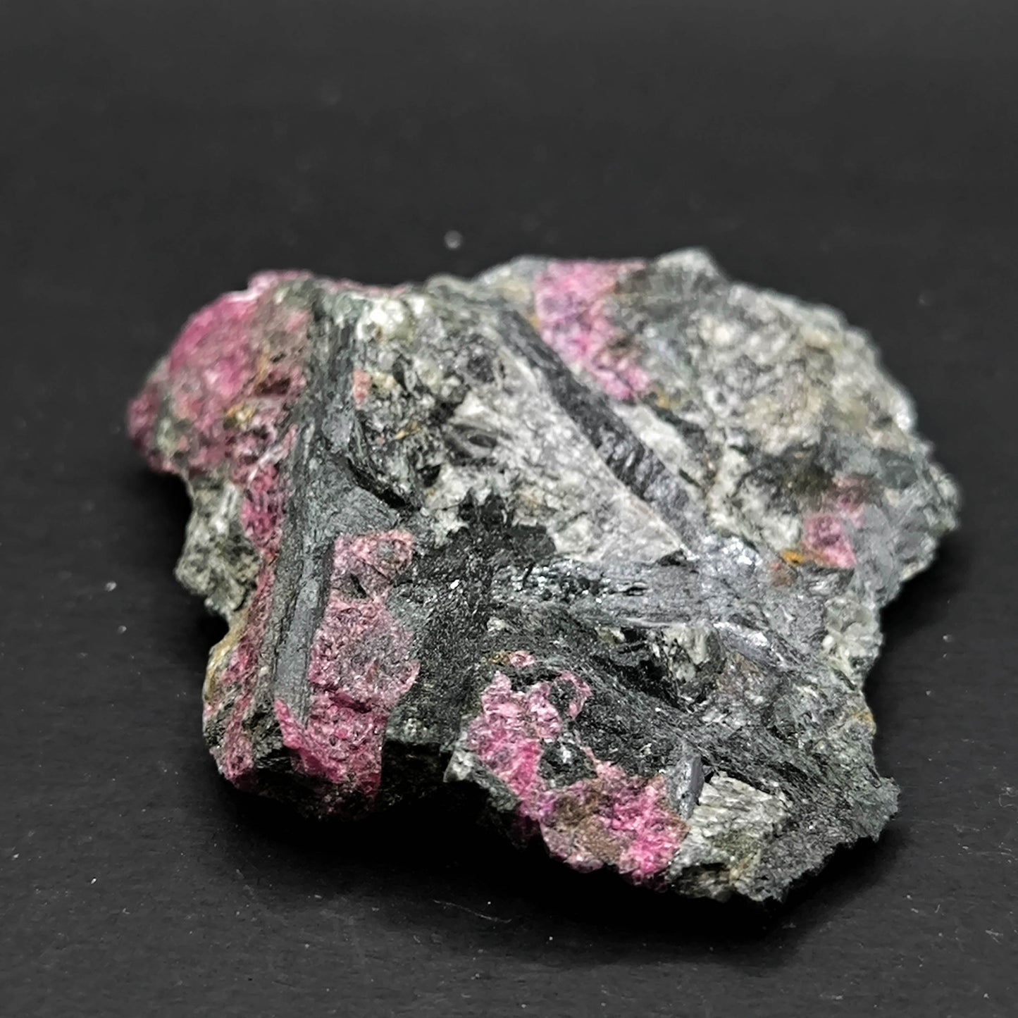 Eudialite specimen rare mineral (155)