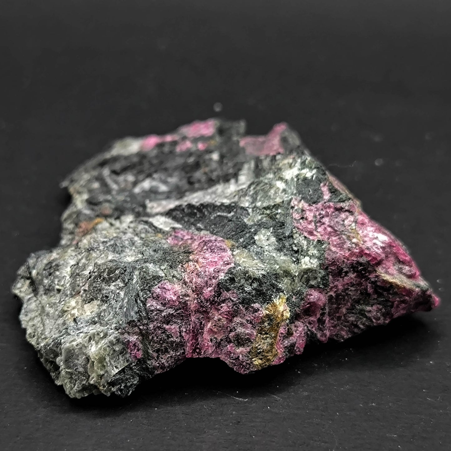 Eudialite specimen rare mineral (155)