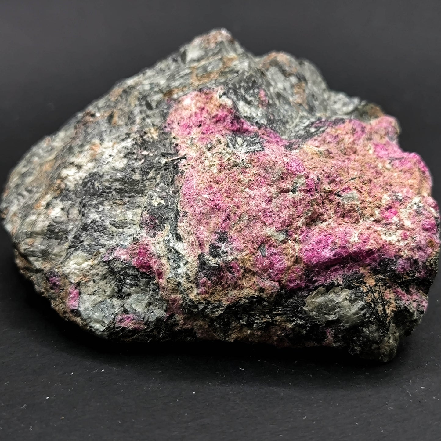 Eudialite specimen rare mineral (156)