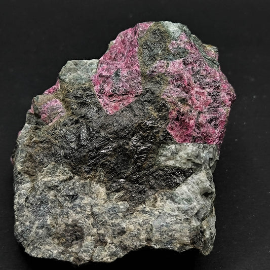 Eudialite specimen rare mineral (157)