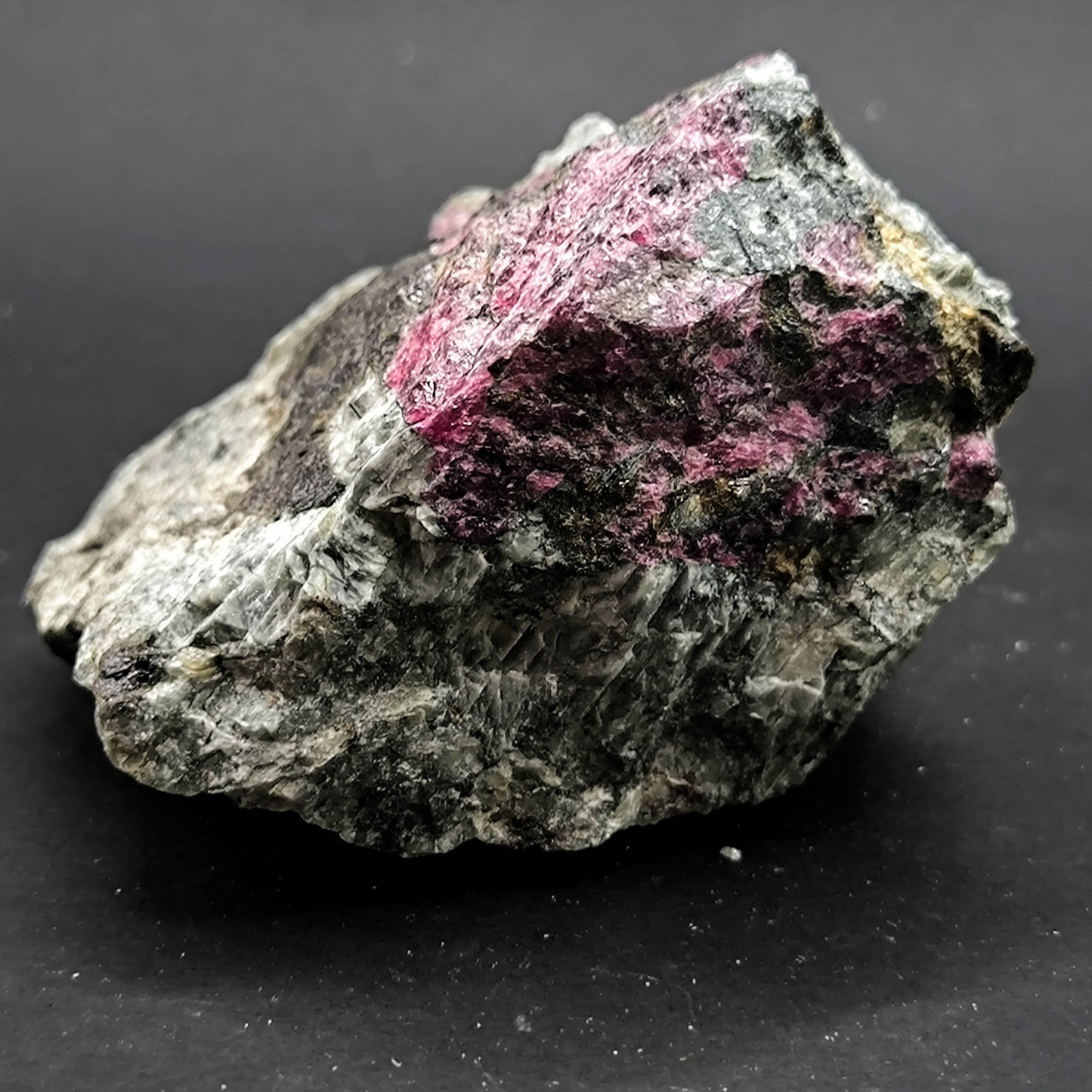 Eudialite specimen rare mineral (157)