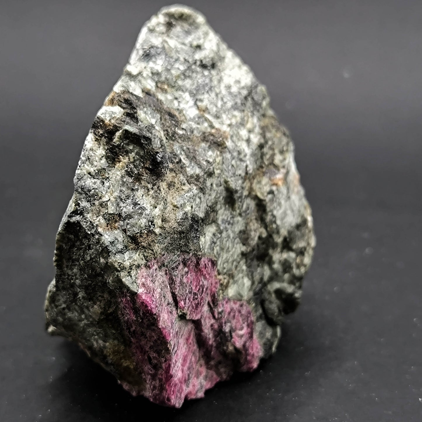 Eudialite specimen rare mineral (157)