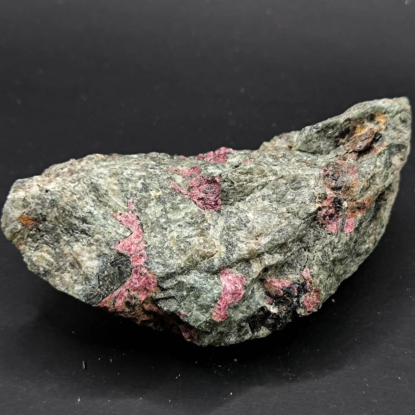 Eudialite specimen rare mineral (158)