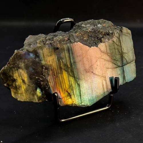 Labradorite Polished Face – 9 cm Specimen with Blue-Green Flash from Madagascar